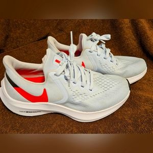 Running shoes- Nike zoom